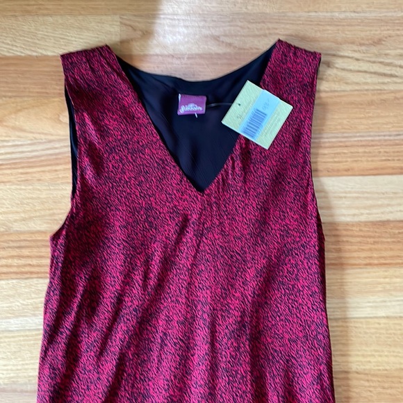 Salaam Dresses & Skirts - NWT Salaam V Neck Dress